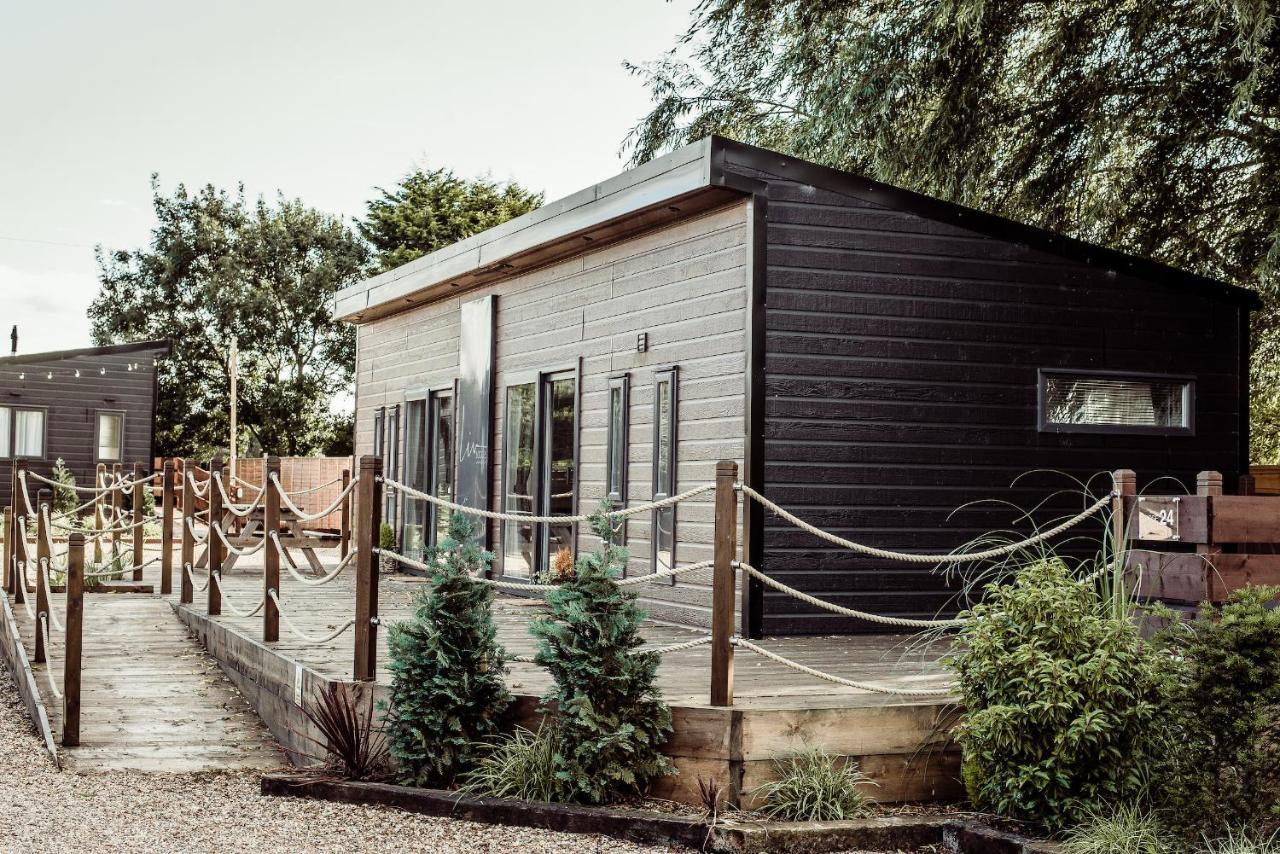 Black Bull Retreat, Barmston With Private Hot Tubs Driffield Exteriér fotografie