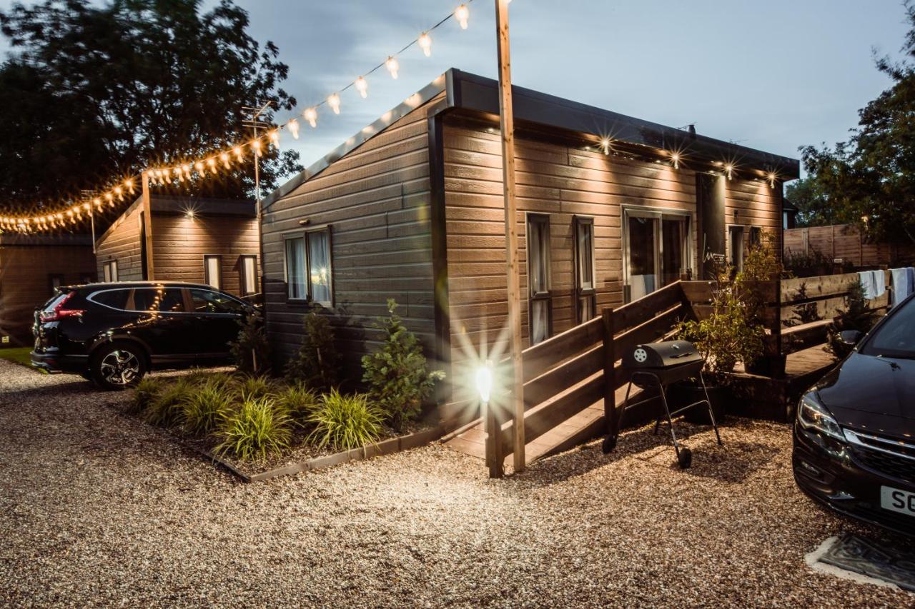 Black Bull Retreat, Barmston With Private Hot Tubs Driffield Exteriér fotografie