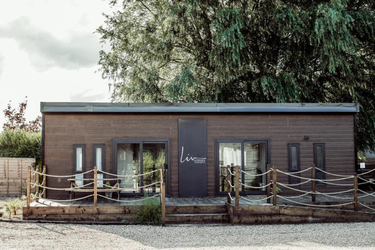 Black Bull Retreat, Barmston With Private Hot Tubs Driffield Exteriér fotografie