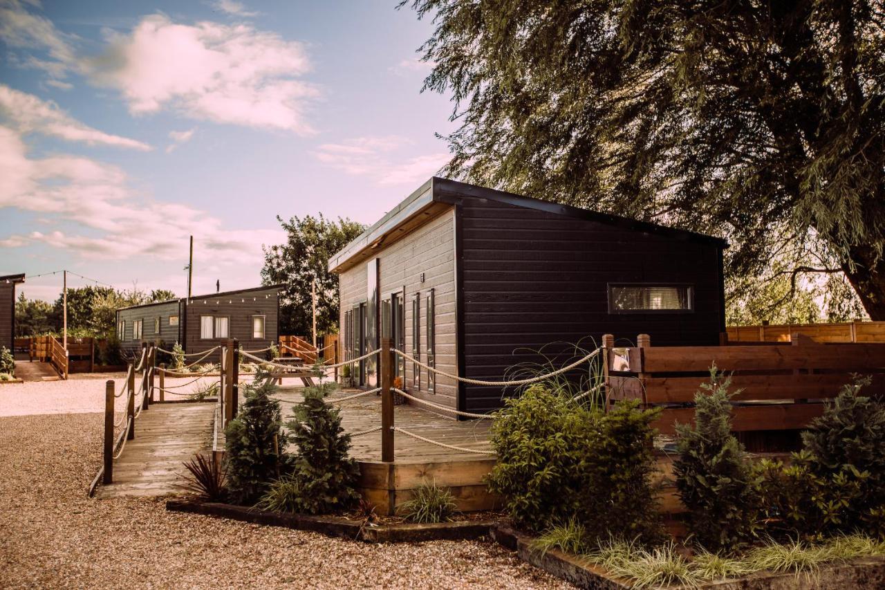 Black Bull Retreat, Barmston With Private Hot Tubs Driffield Exteriér fotografie