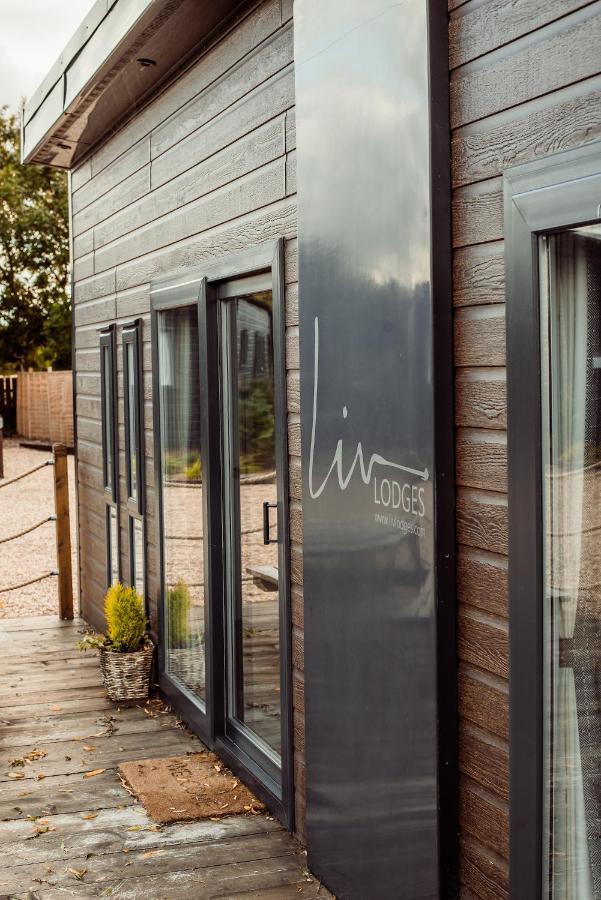 Black Bull Retreat, Barmston With Private Hot Tubs Driffield Exteriér fotografie