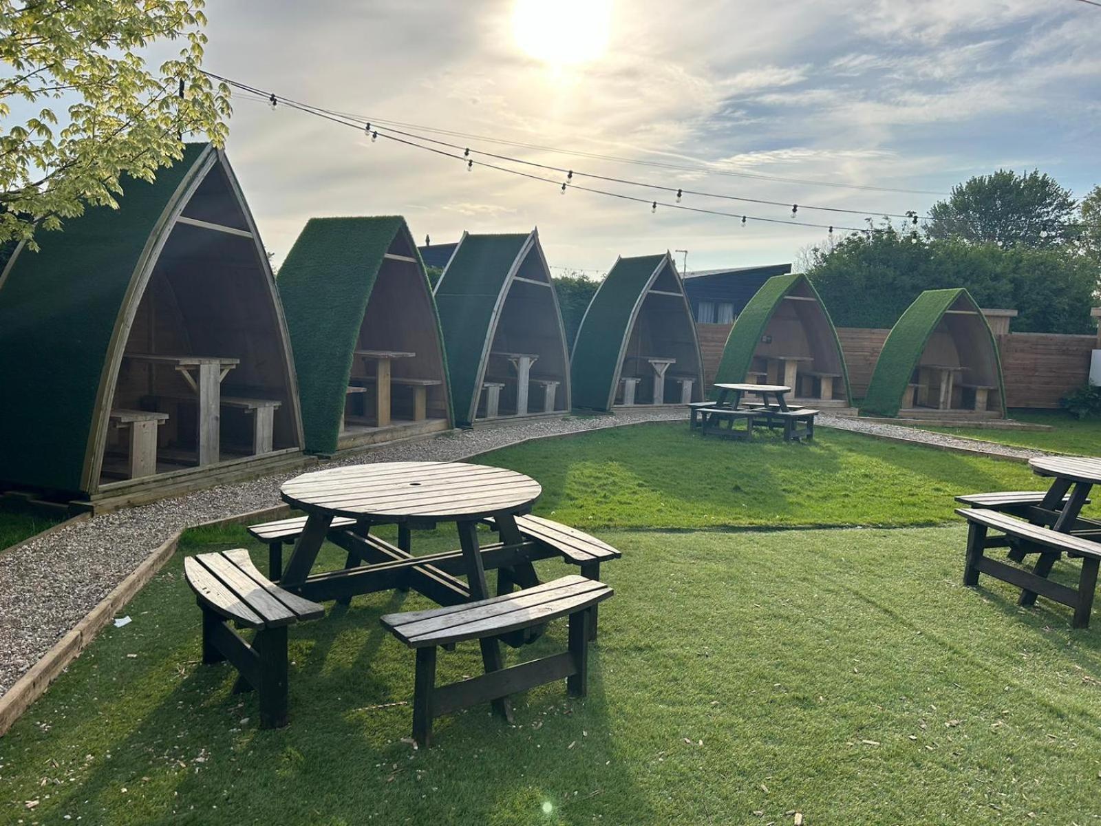 Black Bull Retreat, Barmston With Private Hot Tubs Driffield Exteriér fotografie